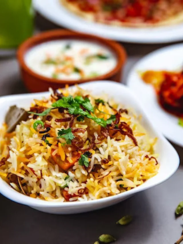 Famous Biryani in India वैसे तो भारत में कई प्रकार की बिरयानी देखने को मिलती हैं